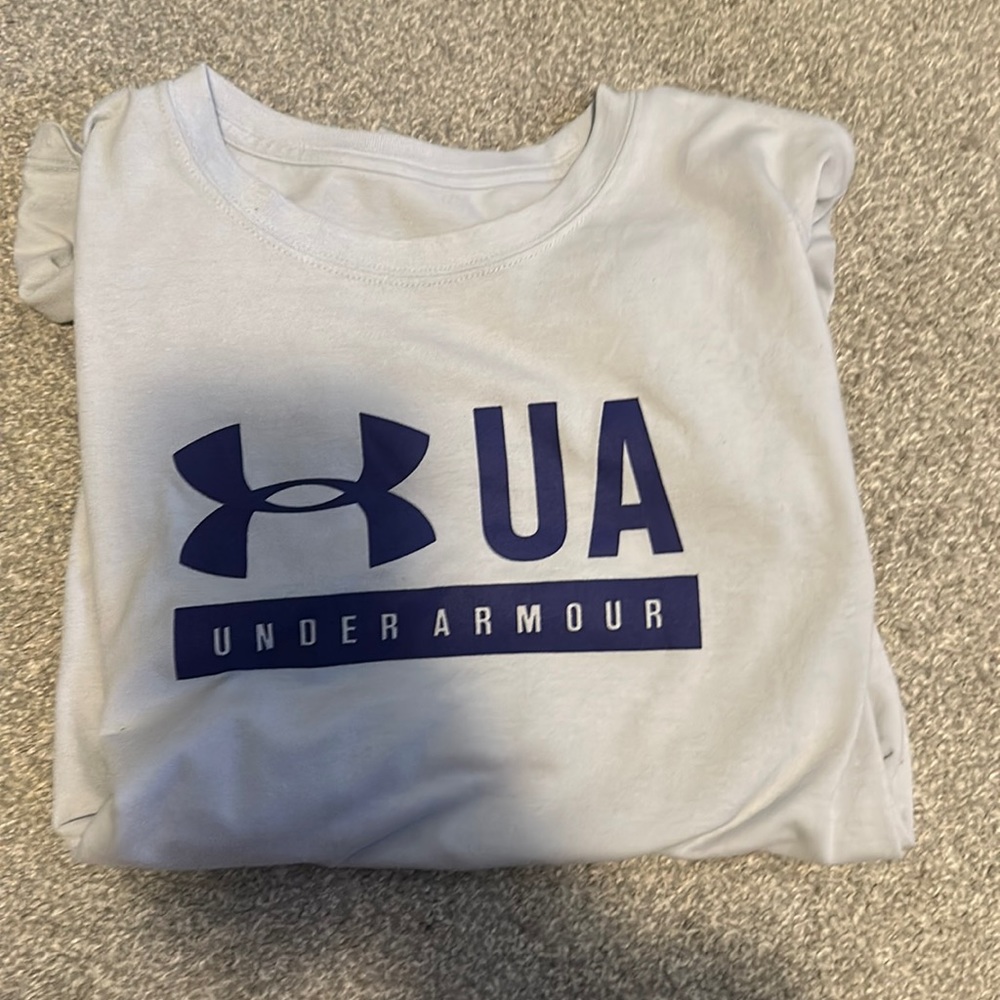 under armour t shirt size small